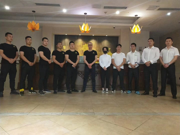 广州男保镖：专业看护，安全无忧